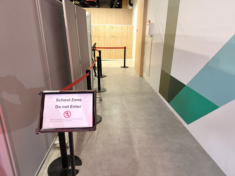 ここから先はスクールゾーンになります。関係者以外立ち入り禁止なのでご安心を!